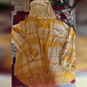 American Eagle Outfitters Yellow Plaid Shirt